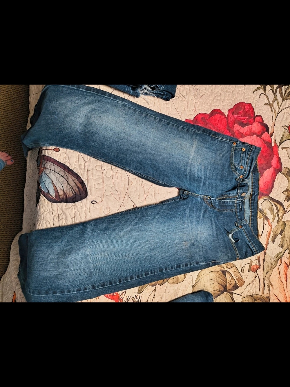 Women's Straight-Leg Jeans in Mid Blue Wash